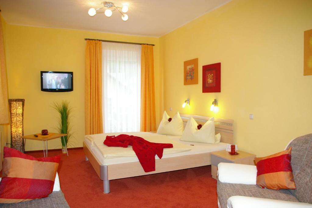 Hotel Heissinger Bad Berneck im Fichtelgebirge Kamer foto