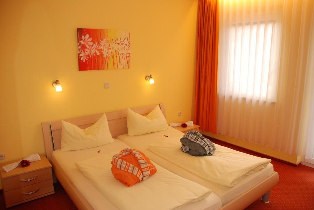 Hotel Heissinger Bad Berneck im Fichtelgebirge Kamer foto